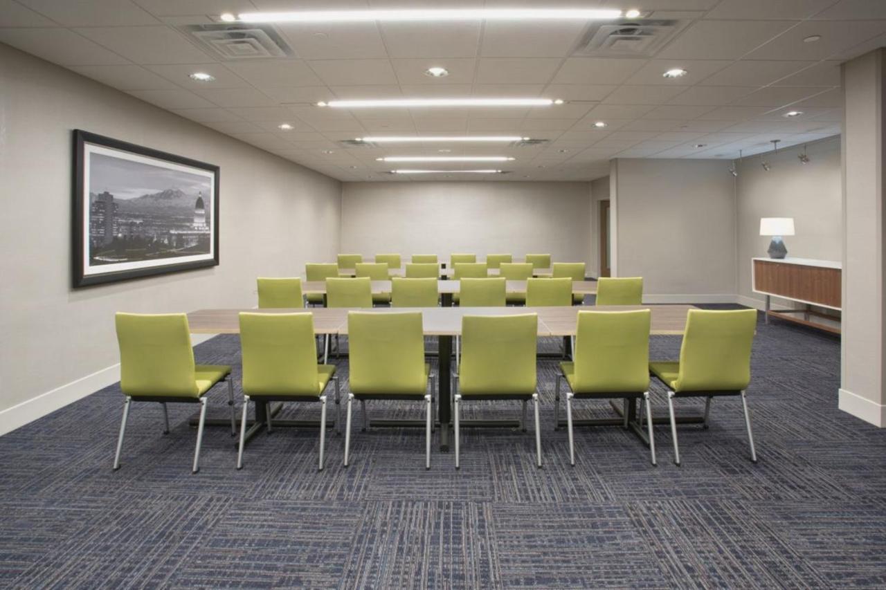 Holiday Inn Express & Suites - Parsons By Ihg ภายนอก รูปภาพ